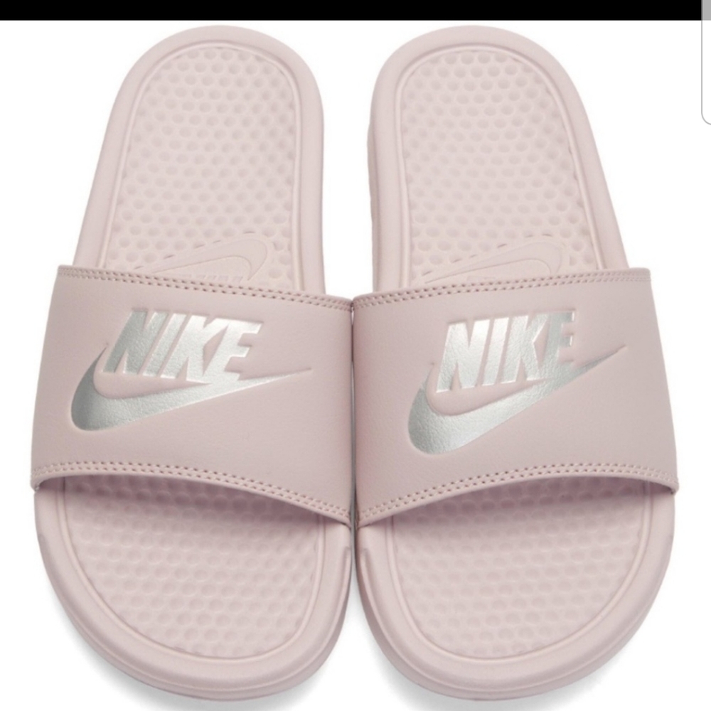 Nike Benassi Slides